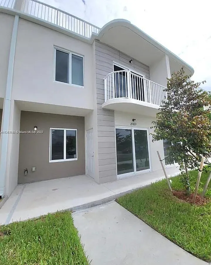 25893 SW 144th Ave — Photo 1
