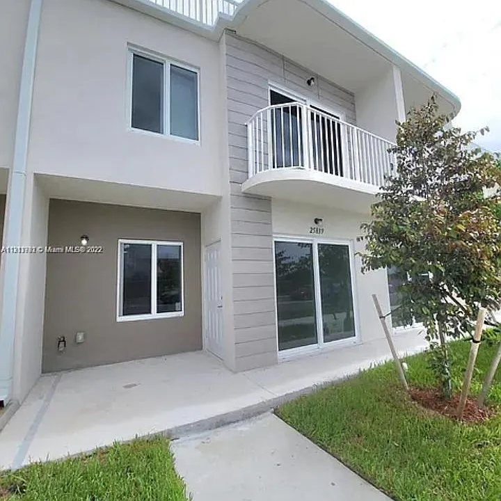 25893 SW 144th Ave #1