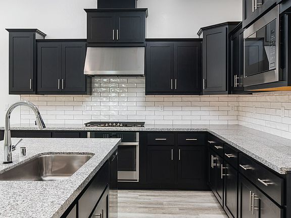 5th image of 253 Peters Ln