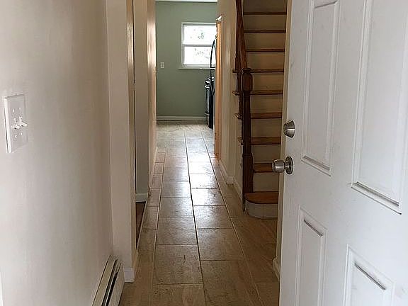 5th image of 3933 Wilder Ave