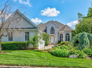 47 Stone Hill Dr S, Manhasset, NY 11030
