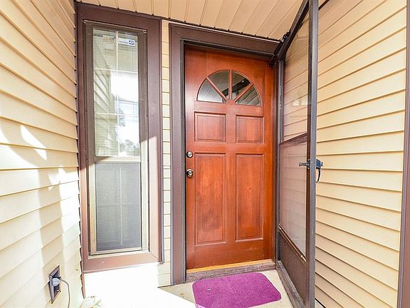 3rd image of 3118 Sedgeborough Dr