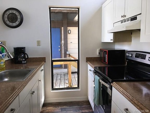4th image of 2653 N Seabreeze Pt