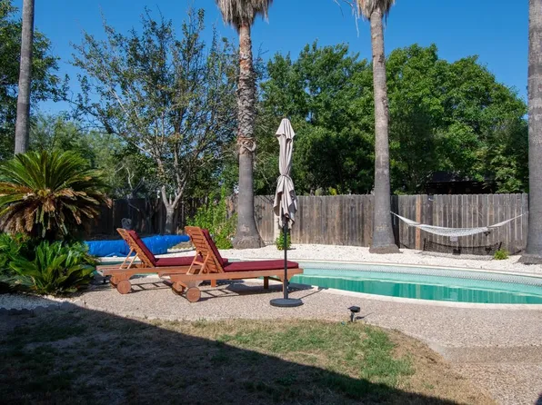 216 Echo Valley Dr, Del Rio, TX 78840