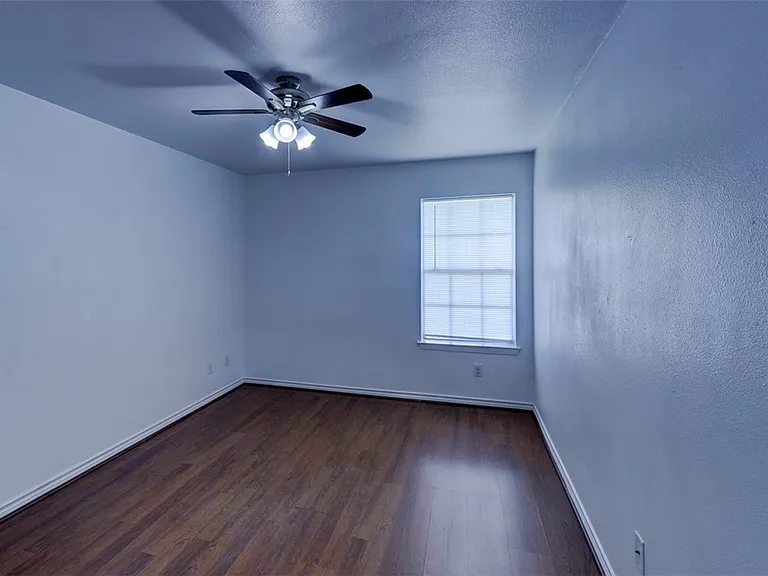 914 Sun Meadow St — Photo 13