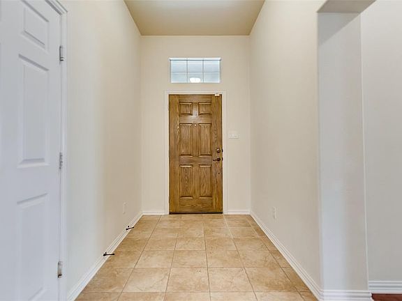 5th image of 1073 Sahallee Dr