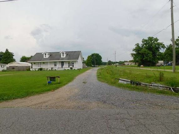 Exterior Neighborhood (street photo)