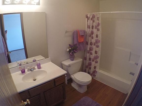 1 BR bathroom