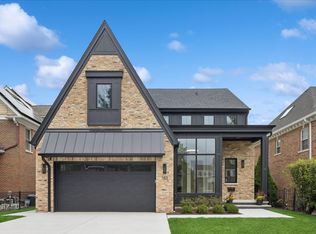 153 S Kenmore Ave, Elmhurst, IL 60126