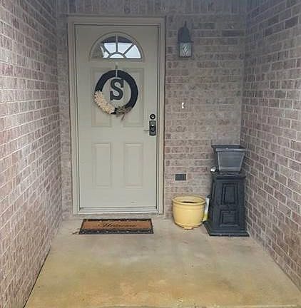3rd image of 19 Quanah Dr