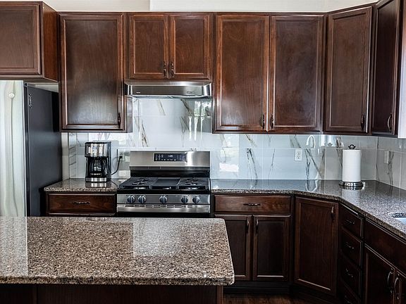 4th image of 1004 N Marcus Ln
