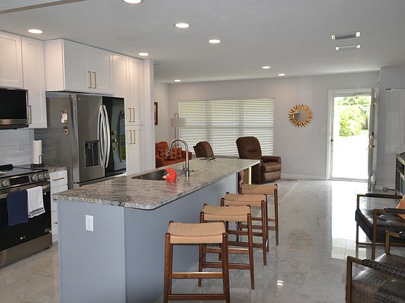 2nd image of 219 Driftwood Dr N