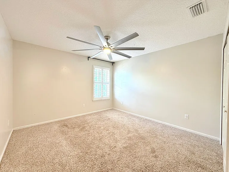 11288 Panther Creek Pkwy — Photo 30