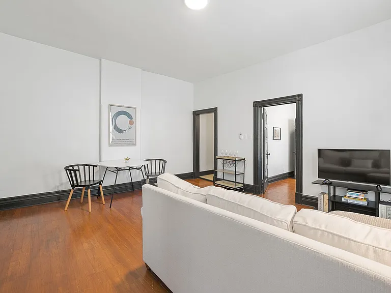 1232 W Washington Blvd — Photo 2