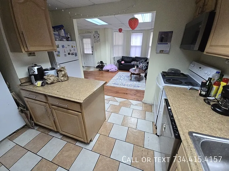 609 E Ann St — Photo 7