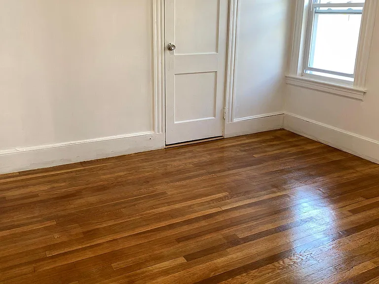 529 Pleasant St #C — Photo 13