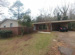 134 Hill St, Talladega, AL 35160