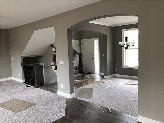 3rd image of 1309 N 133rd Ter