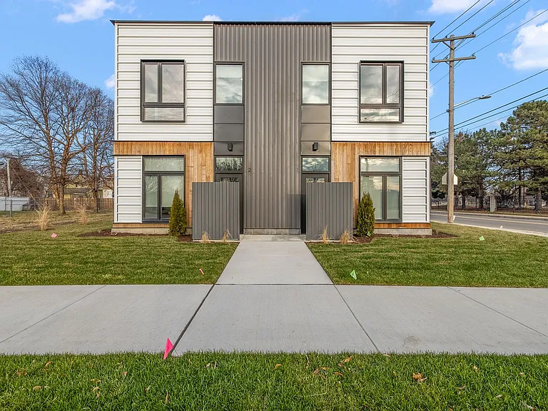 7631 E Lafayette St — Photo 2