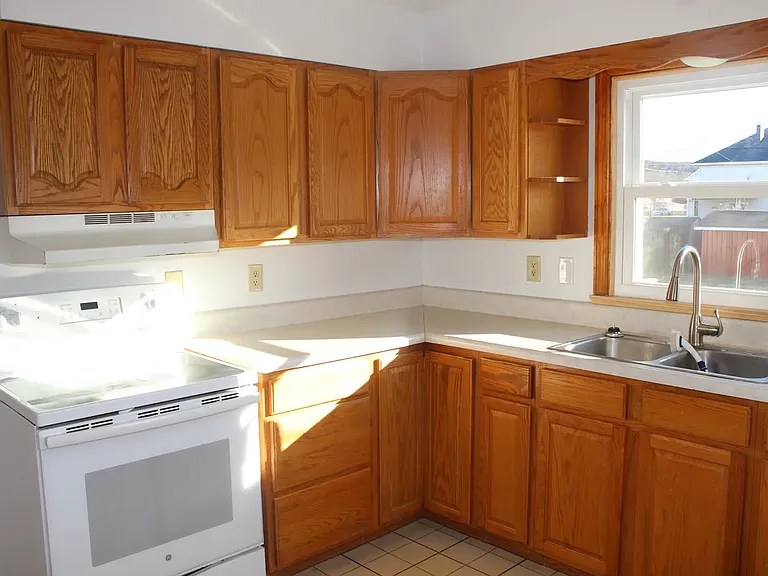 27 Humbird St — Photo 3