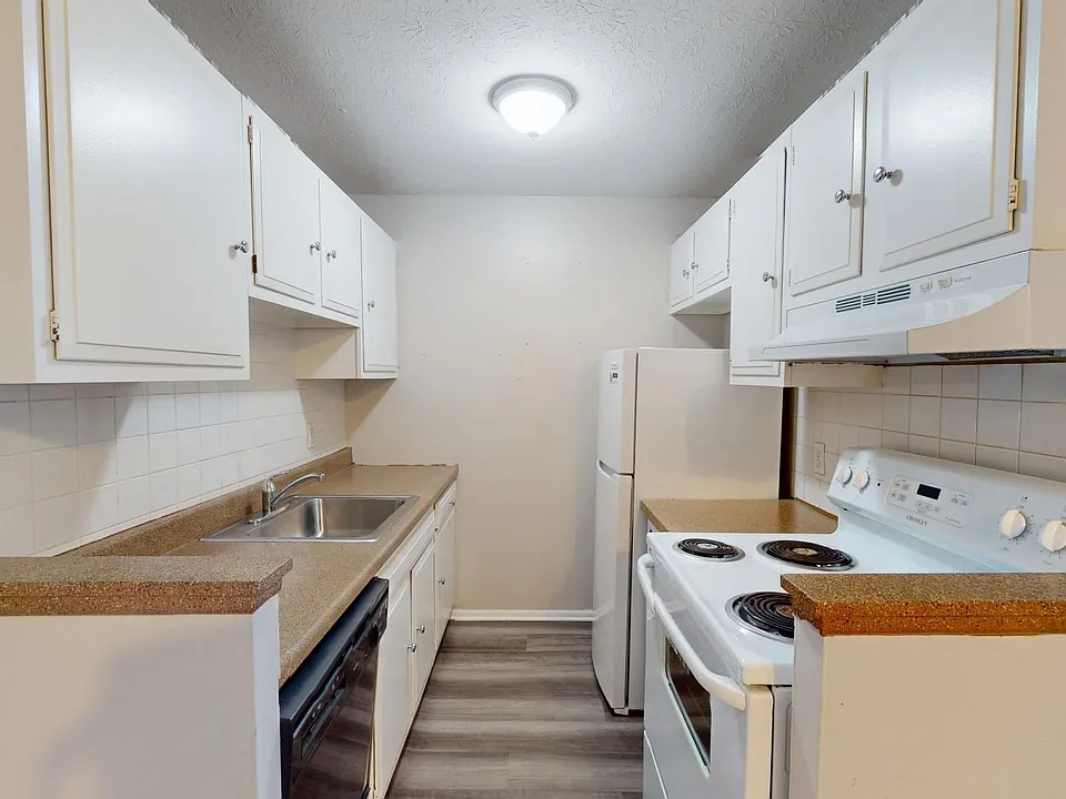 15312 Maple Park Dr