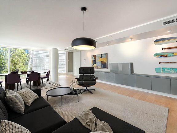 4th image of 1499 W Pender St #702