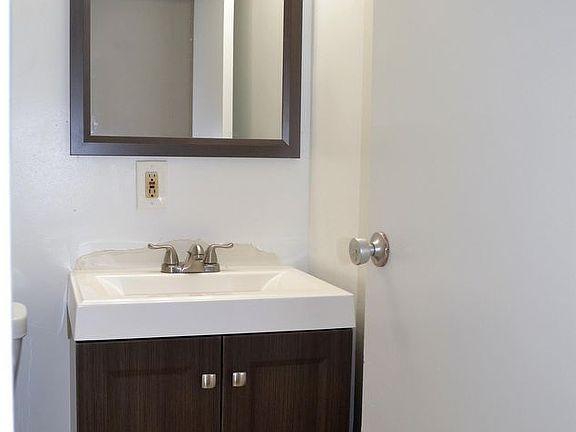 5th image of 3809 Ferdinand Pl APT 33