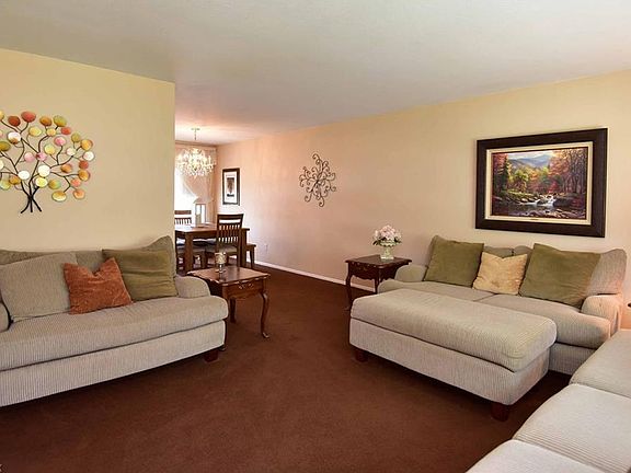 4th image of 4825 Bentwood Dr