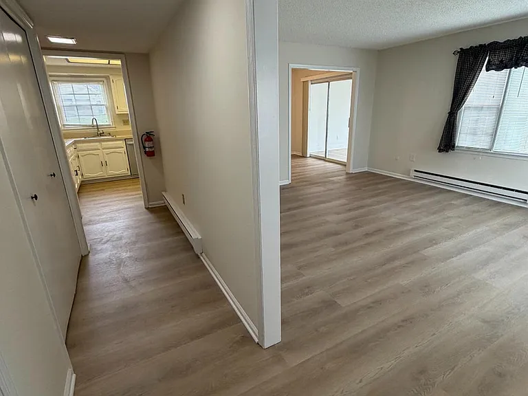 493B Somerset Ln — Photo 10