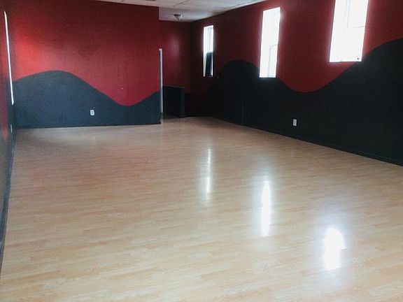 5th image of 112 S Park St