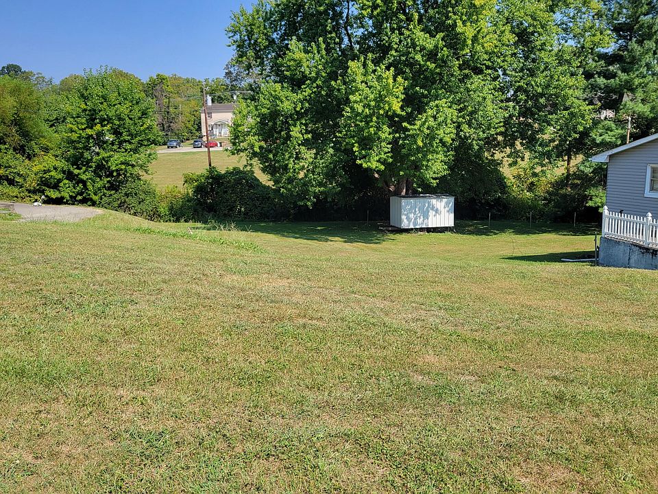 2nd image of 218 Juniper Ct