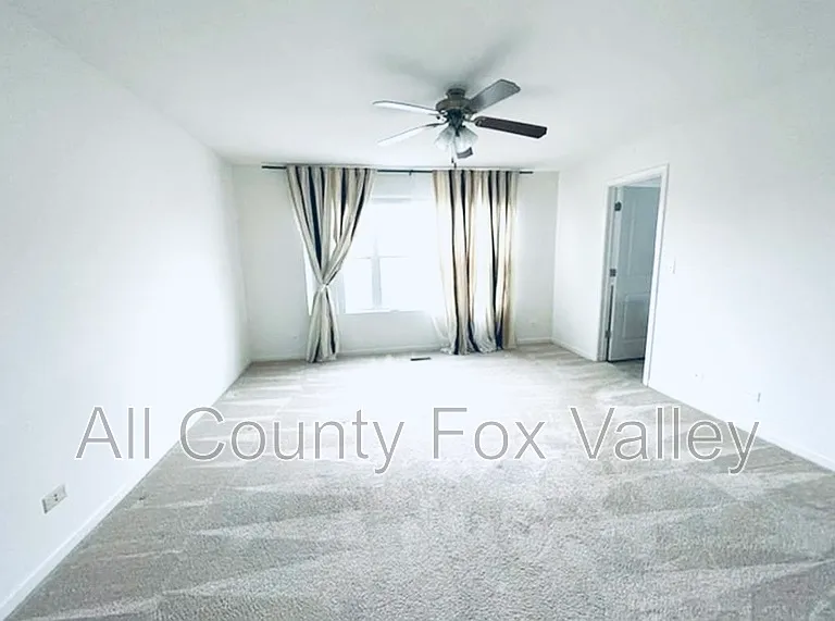 459 Grosvenor Ln — Photo 14