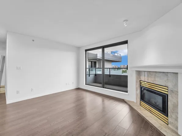 6611 Cooney Rd #1106, Richmond, BC V6Y 4C5