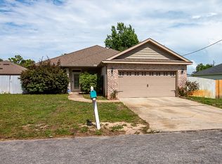 41 Cactus Rd, Mary Esther, FL 32569