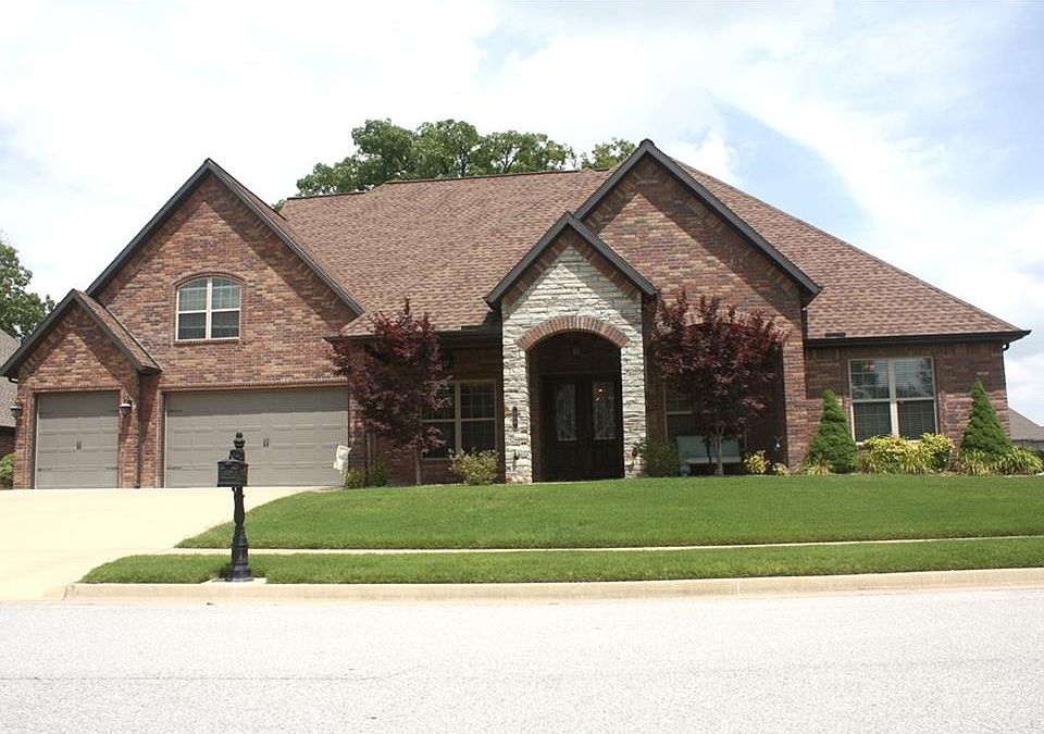 1st image of 500 NE Lake Pointe Pl