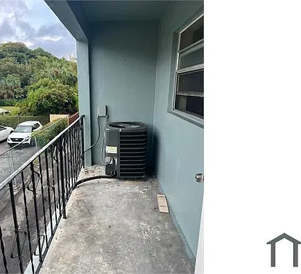 12990 NE 6th Ave #18 — Photo 13