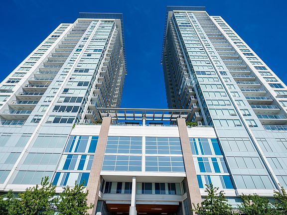 2nd image of 908 Quayside Dr #2810