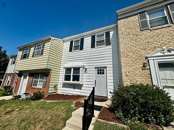 3rd image of 6434 Lincoln Ct