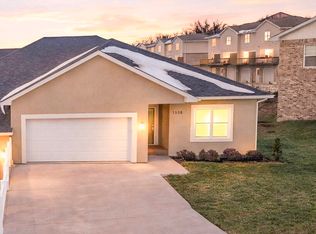 1828 Pinnacle Point, Holts Summit, MO 65043