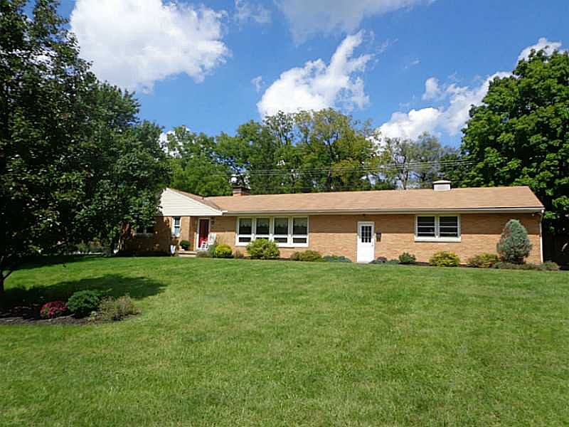 1st image of 910 Amherst Dr