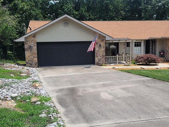 3rd image of 456 Snead Dr