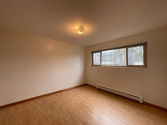 5th image of 2117 Nob Hill Ave N #3