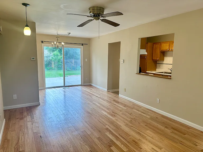3201 S Eudora St — Photo 2