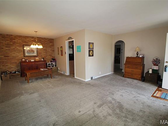 3rd image of 7266 Mackenzie Rd