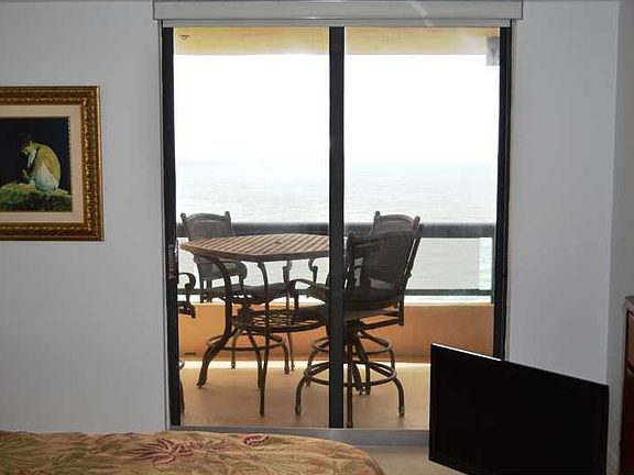 5th image of 2555 Collins Ave APT 2303