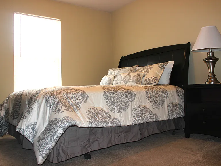 Highpointe Apartments — Photo 10
