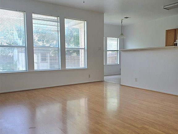 2nd image of 2837 Southampton Way APT A