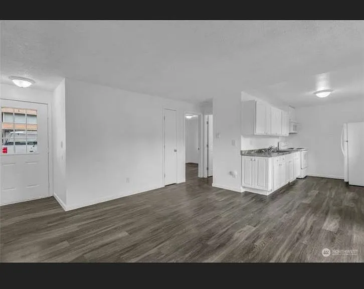 2701 S 257th Pl — Photo 2