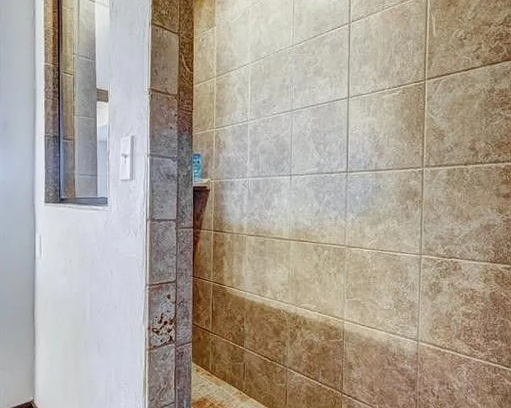 2301 Bretford Way — Photo 31