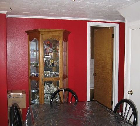 4th image of 220 Parkway St